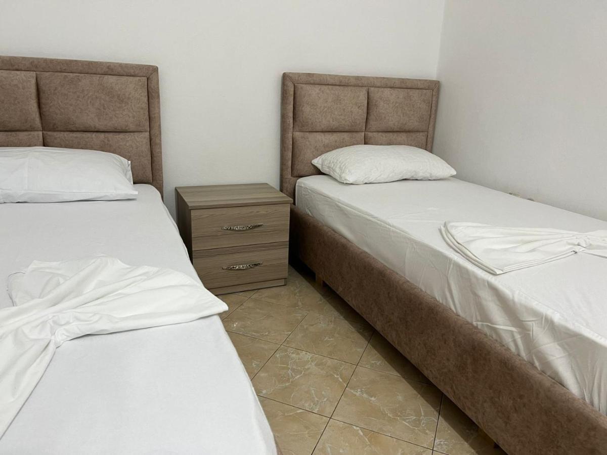 Alex Apartments Sarandë Exterior foto