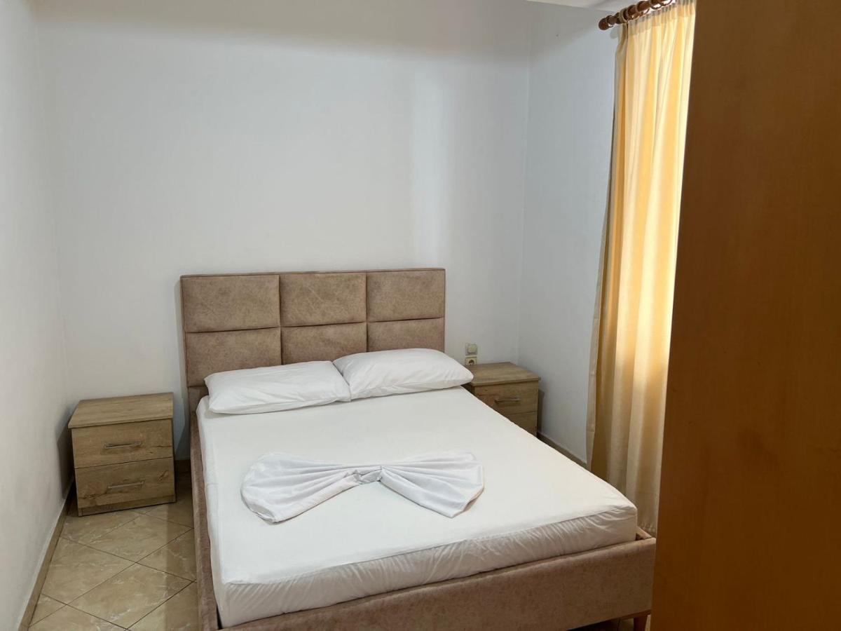 Alex Apartments Sarandë Exterior foto