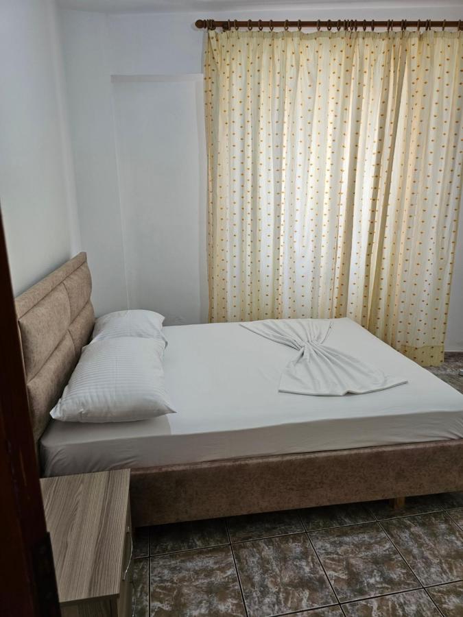 Alex Apartments Sarandë Exterior foto