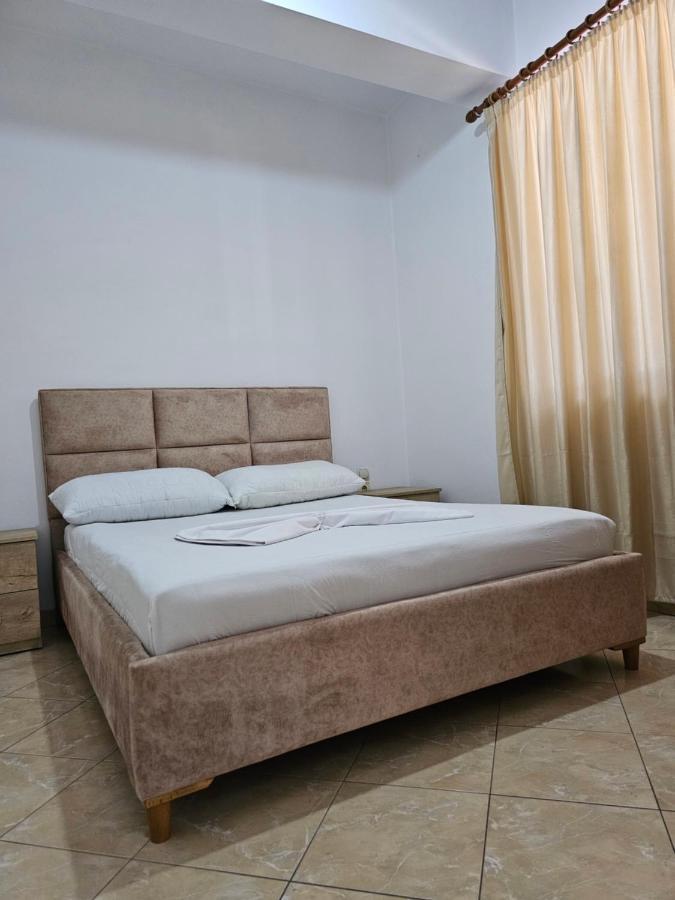 Alex Apartments Sarandë Exterior foto