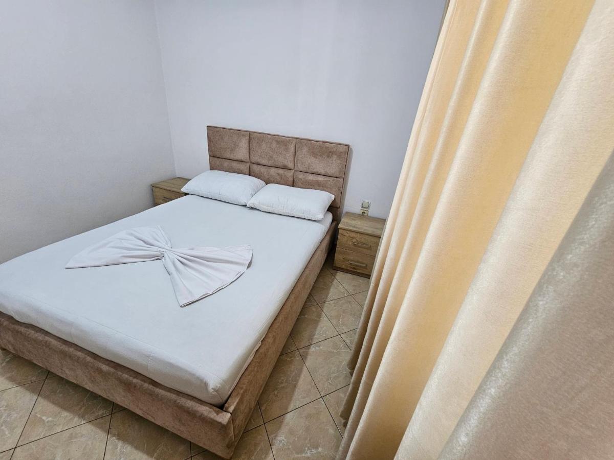 Alex Apartments Sarandë Exterior foto