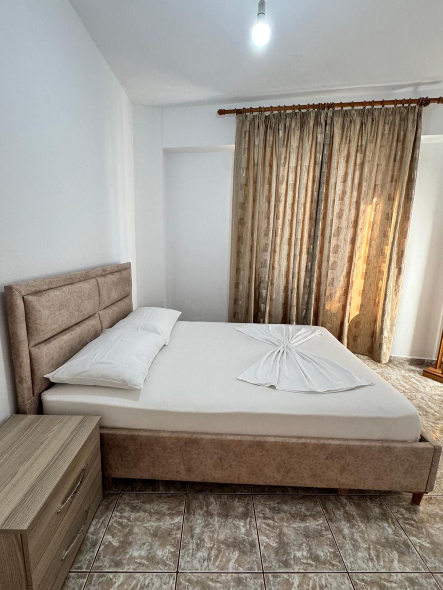 Alex Apartments Sarandë Exterior foto